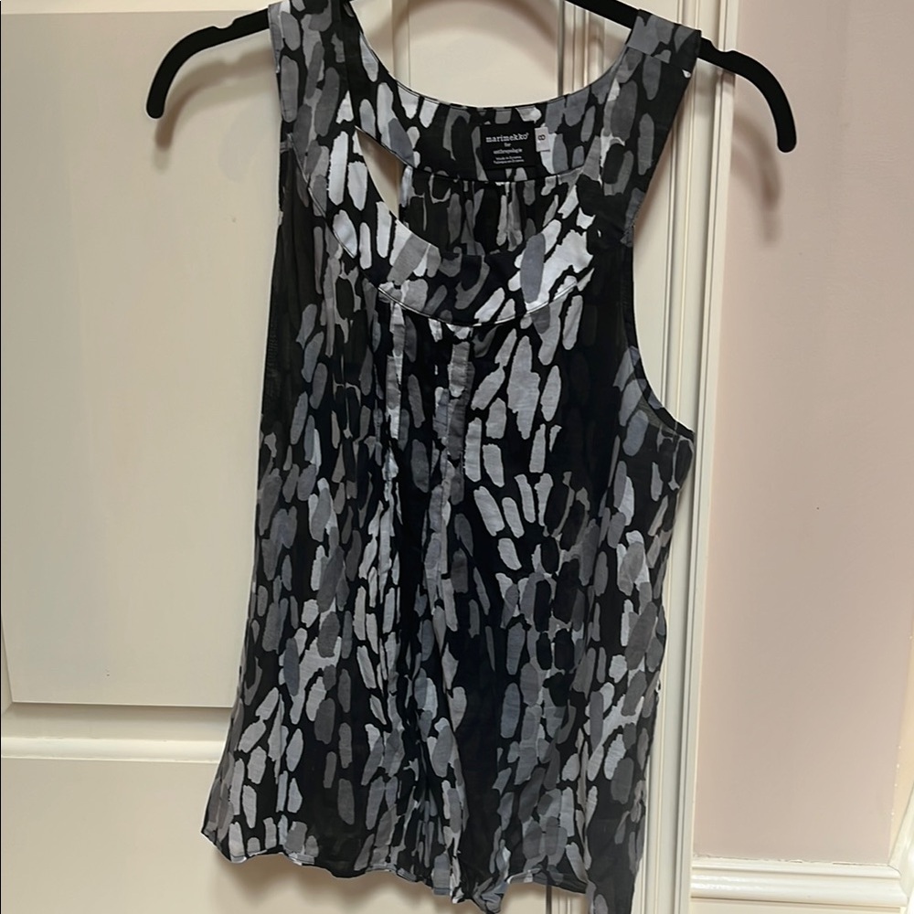 Women's Black and Gray Sleeveless Top